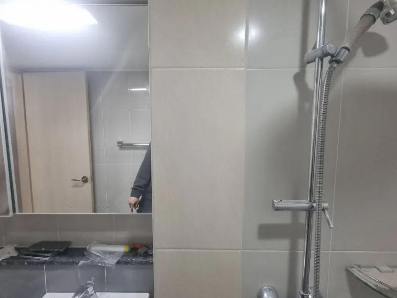 화장실 바닥 타일 깨짐 수리